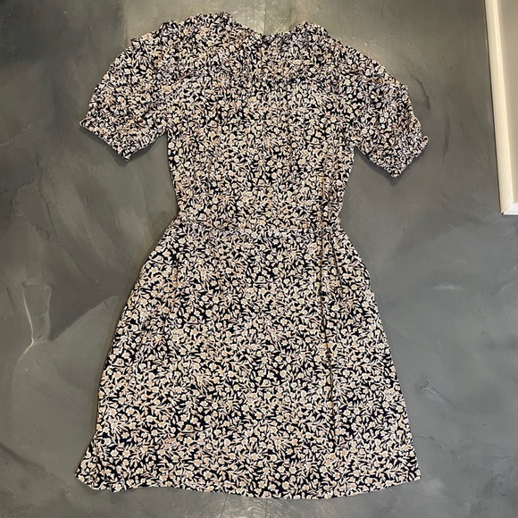 Boden Navy Floral Puff Sleeve Ruffled Yoke Jersey Dress Pockets US 8L UK 12L - Picture 7 of 8